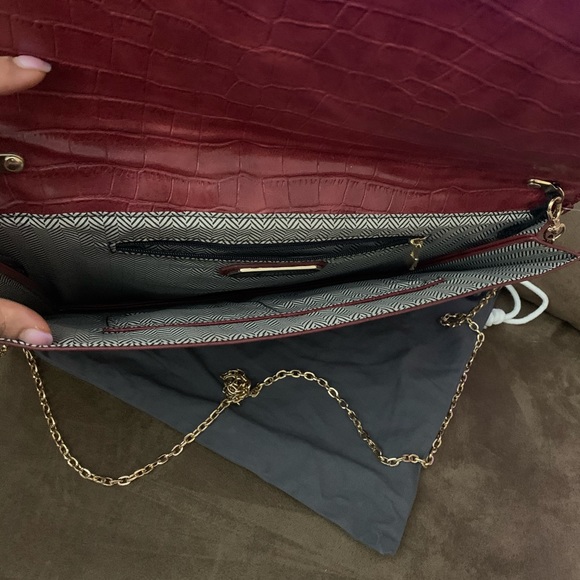 Luxury vegan rockstud clutch bag - Picture 4 of 4